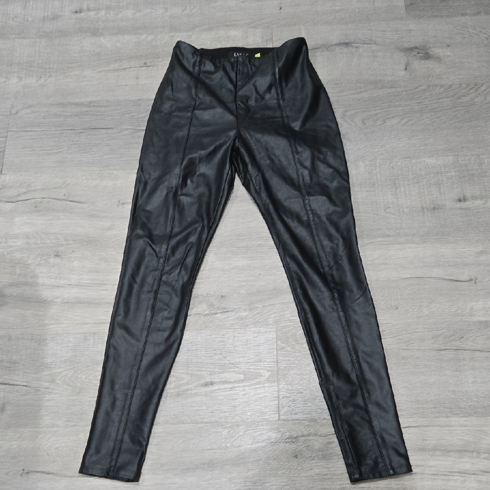 Lyssé High Waist Vegan Leather Black Legging